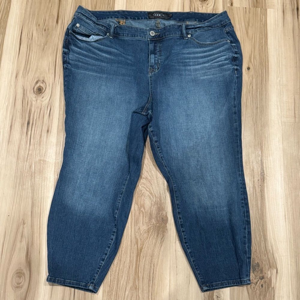 Torrid Skinny Jeans Women’s 24